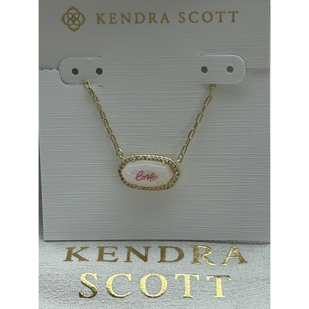 Kendra Scott necklace